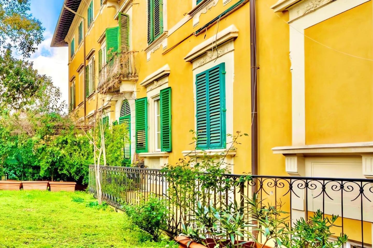 The Luxury Historic Palace Of Santa Croce Florencia