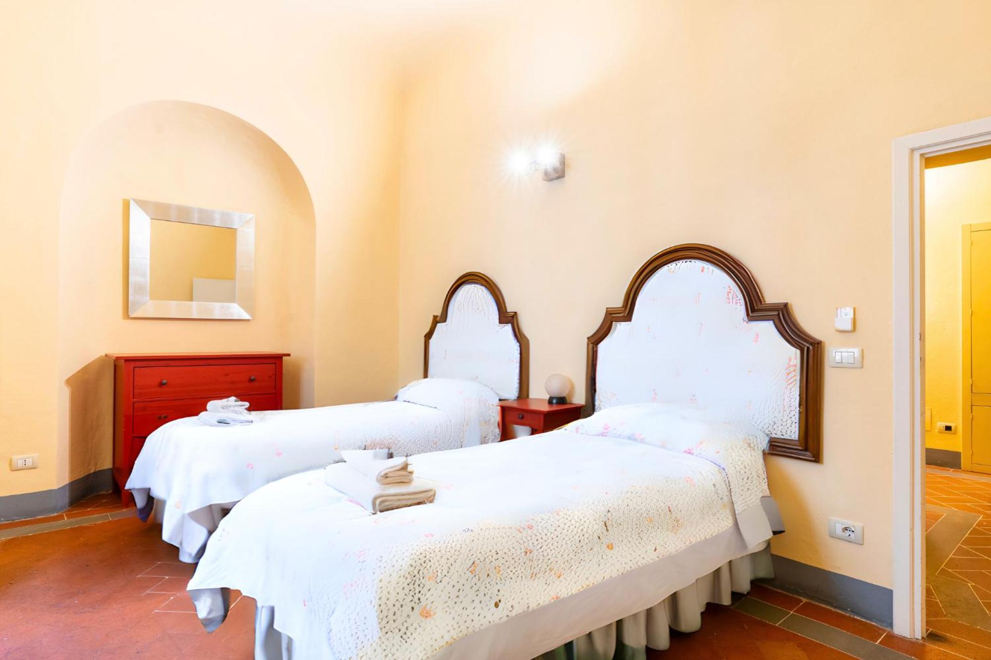 The Luxury Historic Palace Of Santa Croce Florencia
